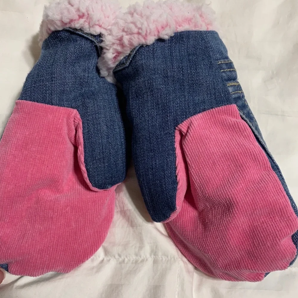 Up Cycled Salvage Sistas Girls Mittens - Large